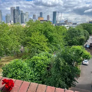 Charming And Cosy Canary Wharf With Stunning Views London